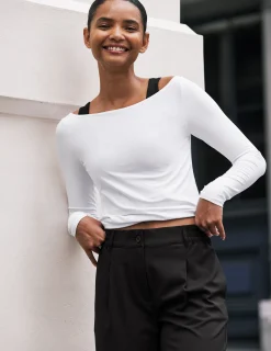 Featherweight Shoulder It Pullover