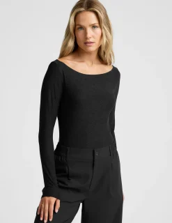 Featherweight Shoulder It Pullover