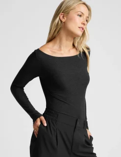 Featherweight Shoulder It Pullover