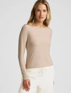 Featherweight Shoulder It Pullover