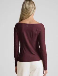 Featherweight Shoulder It Pullover
