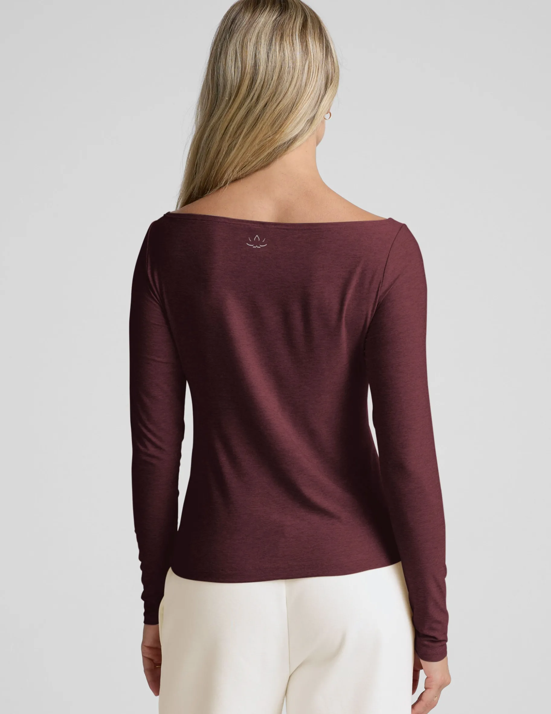Featherweight Shoulder It Pullover